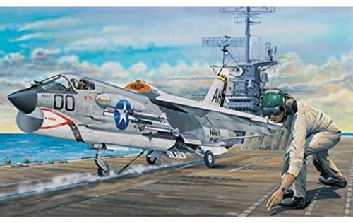 1/32 SK02272 TRUMPETER F-8E CRUSADER